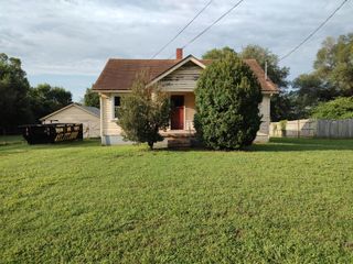904 East Locust Street, Bolivar, MO 65613