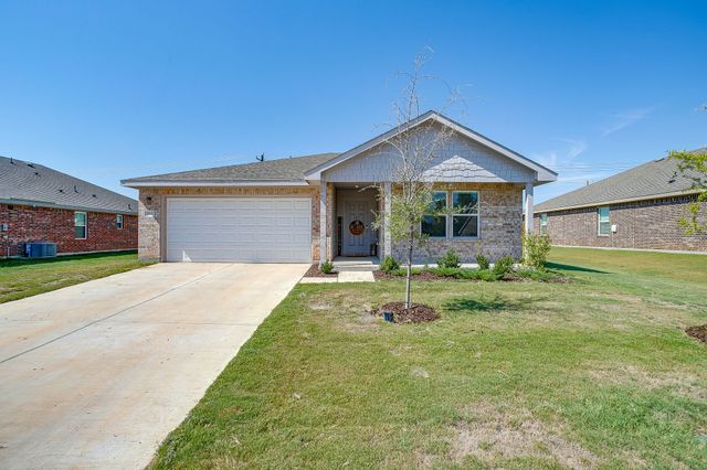 513 Jameson Street, Springtown, TX 76082