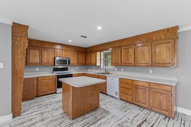 2323 County Road 513, Stephenville, TX 76401