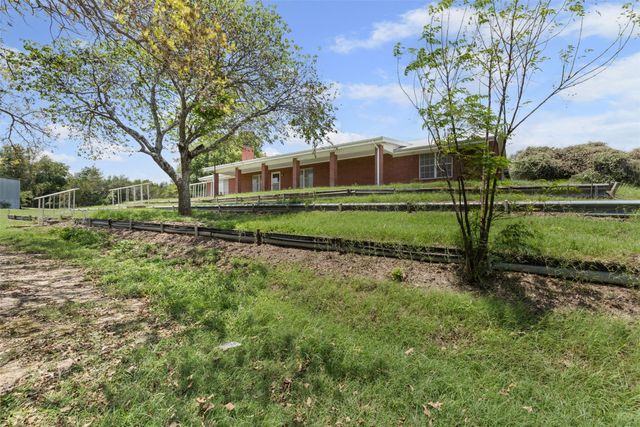 2323 County Road 513, Stephenville, TX 76401