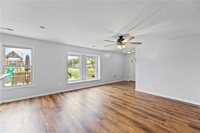 1335 S Olive Street, Ottawa, KS 66067