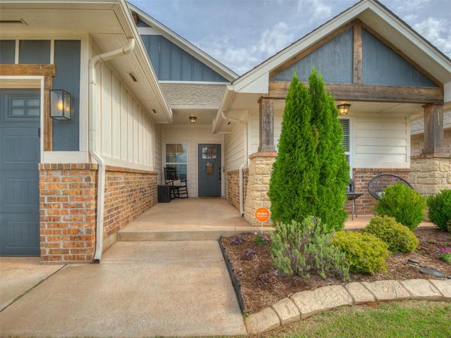 2709 SE 20th Circle, Moore, OK 73160