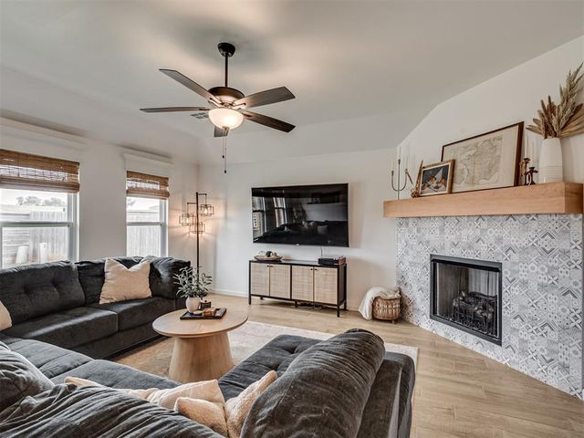 2709 SE 20th Circle, Moore, OK 73160