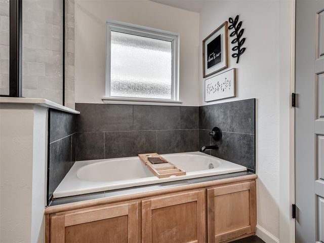 2709 SE 20th Circle, Moore, OK 73160