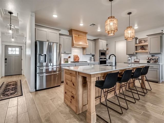 2709 SE 20th Circle, Moore, OK 73160