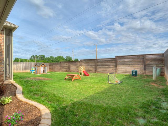 2709 SE 20th Circle, Moore, OK 73160