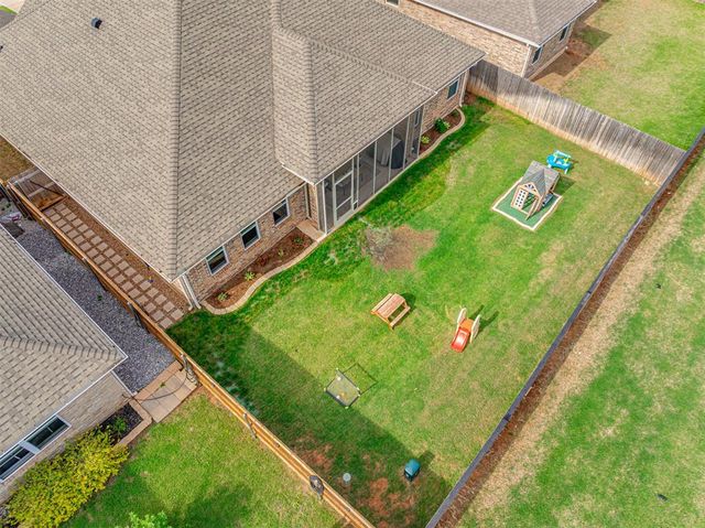 2709 SE 20th Circle, Moore, OK 73160