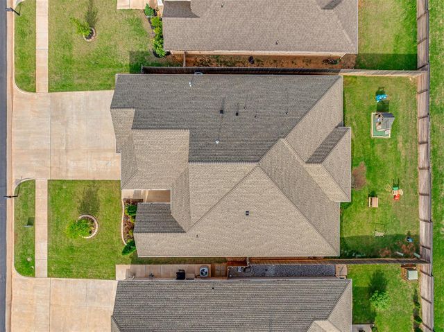 2709 SE 20th Circle, Moore, OK 73160