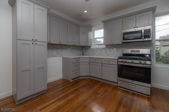 257 Franklin St, Elizabeth City, NJ 07206