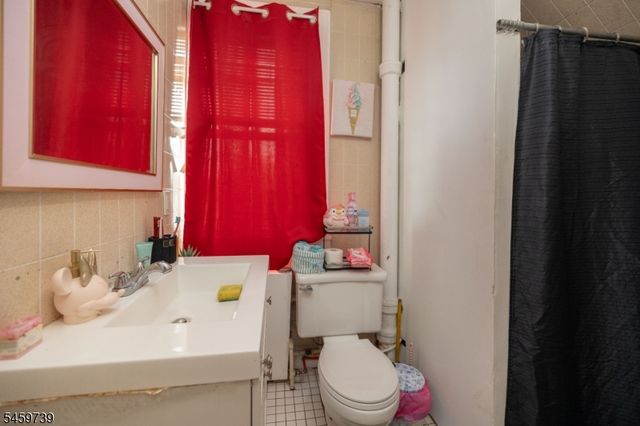 257 Franklin St, Elizabeth City, NJ 07206