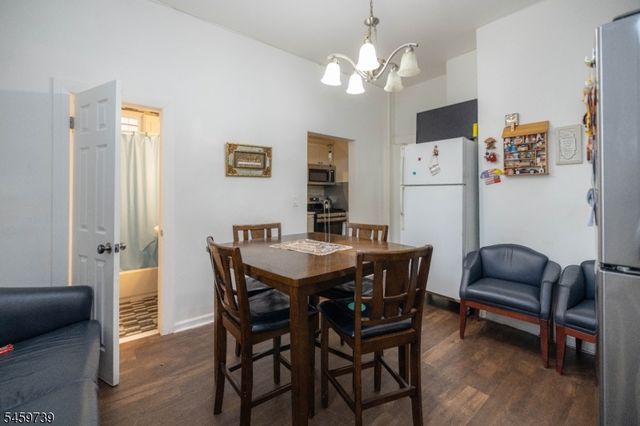 257 Franklin St, Elizabeth City, NJ 07206