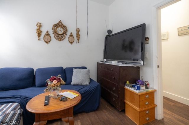 257 Franklin St, Elizabeth City, NJ 07206