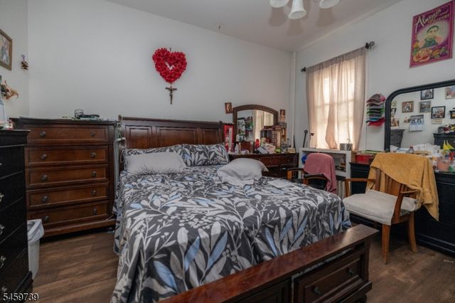 257 Franklin St, Elizabeth City, NJ 07206