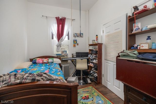 257 Franklin St, Elizabeth City, NJ 07206