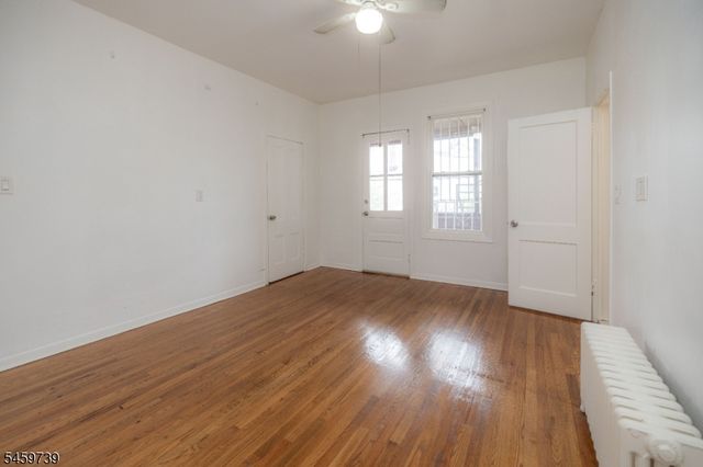 257 Franklin St, Elizabeth City, NJ 07206
