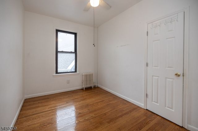 257 Franklin St, Elizabeth City, NJ 07206