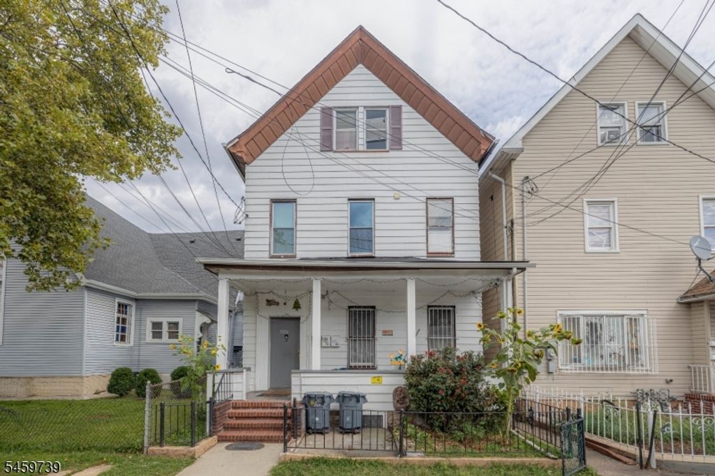 257 Franklin St, Elizabeth City, NJ 07206