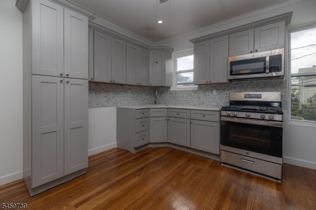 257 Franklin St, Elizabeth City, NJ 07206 — photo 2