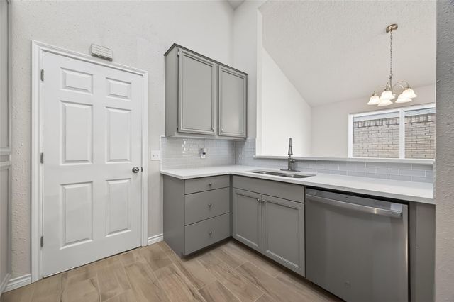 11635 Twinridge Lane, Houston, TX 77099