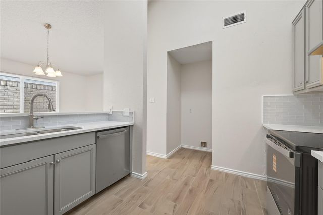 11635 Twinridge Lane, Houston, TX 77099