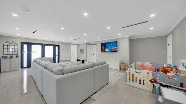 5316 Jackson St, Hollywood, FL 33021