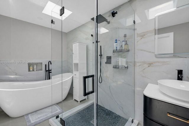 5316 Jackson St, Hollywood, FL 33021