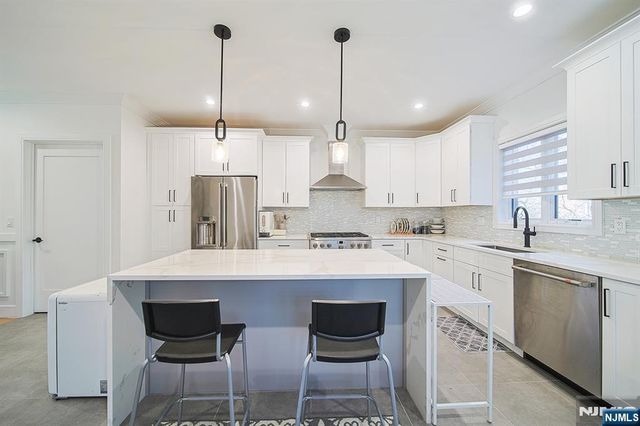 529 Lincoln B, Palisades Park, NJ 07650