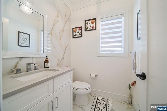 529 Lincoln B, Palisades Park, NJ 07650