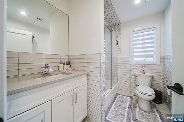 529 Lincoln B, Palisades Park, NJ 07650