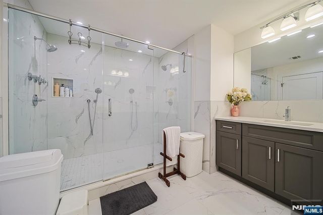 529 Lincoln B, Palisades Park, NJ 07650