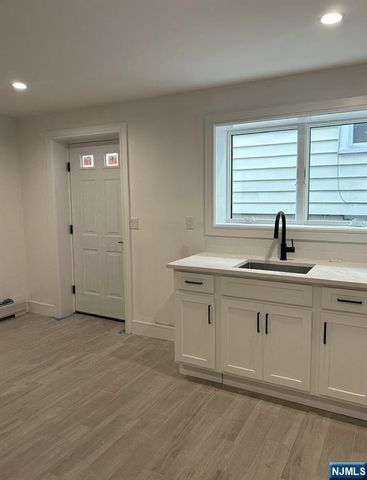 529 Lincoln B, Palisades Park, NJ 07650