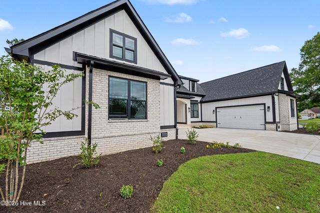 9421 Old Salem Way NW, Calabash, NC 28467