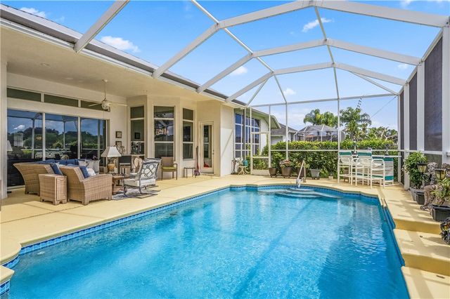 1000 White Tail Avenue SW, Vero Beach, FL 32968