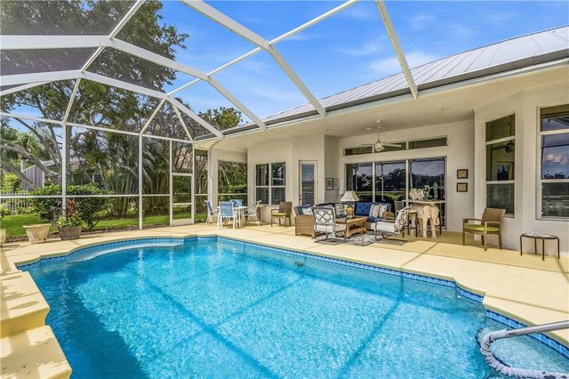 1000 White Tail Avenue SW, Vero Beach, FL 32968