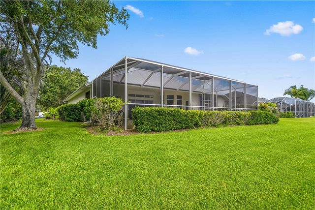 1000 White Tail Avenue SW, Vero Beach, FL 32968