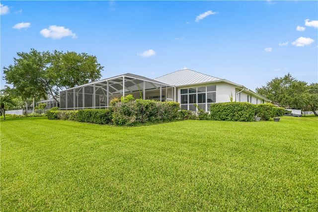 1000 White Tail Avenue SW, Vero Beach, FL 32968
