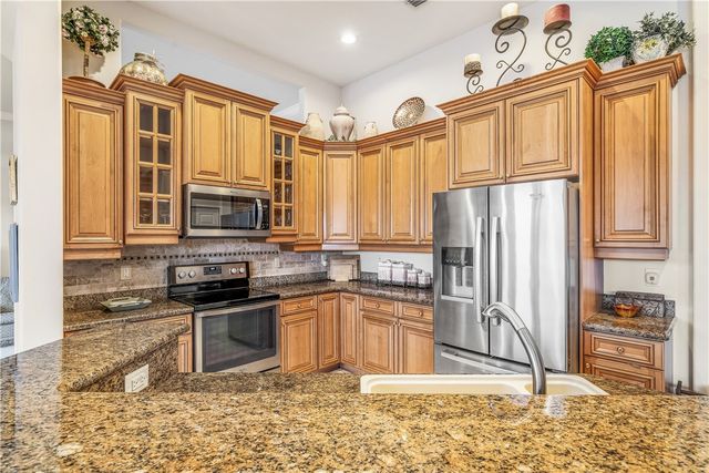 1000 White Tail Avenue SW, Vero Beach, FL 32968