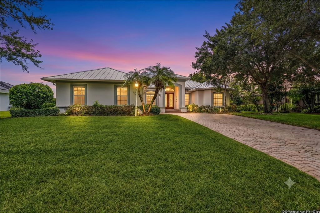 1000 White Tail Avenue SW, Vero Beach, FL 32968
