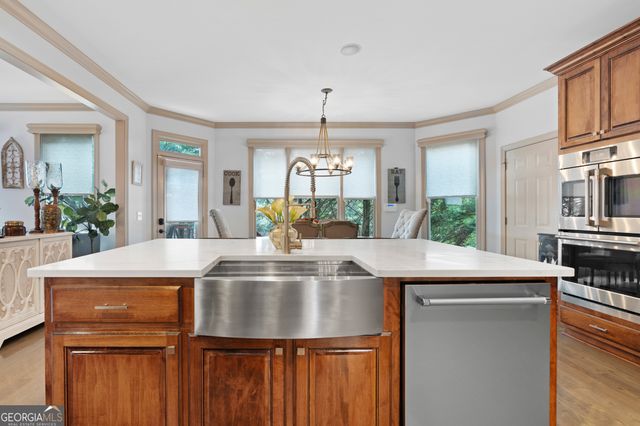 108 AUTUMN GLEN Drive, Woodstock, GA 30188