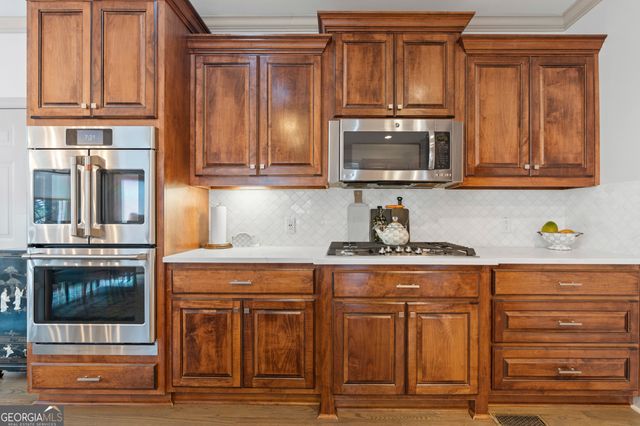 108 AUTUMN GLEN Drive, Woodstock, GA 30188