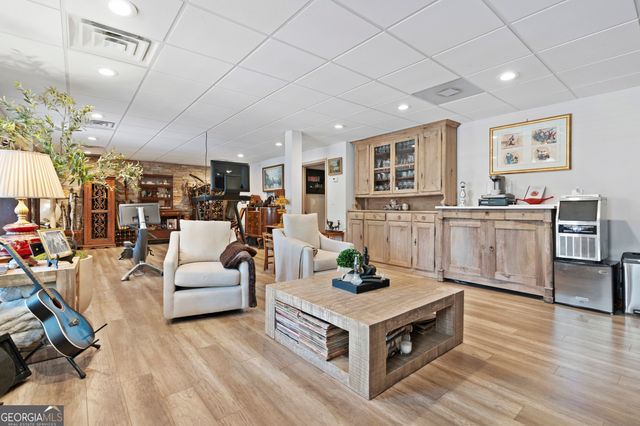 108 AUTUMN GLEN Drive, Woodstock, GA 30188