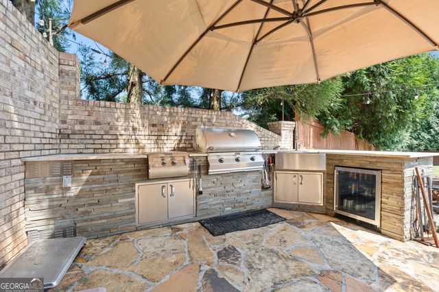 108 AUTUMN GLEN Drive, Woodstock, GA 30188