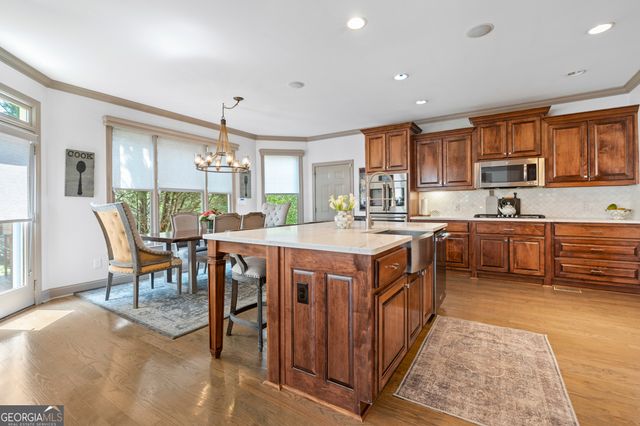 108 AUTUMN GLEN Drive, Woodstock, GA 30188