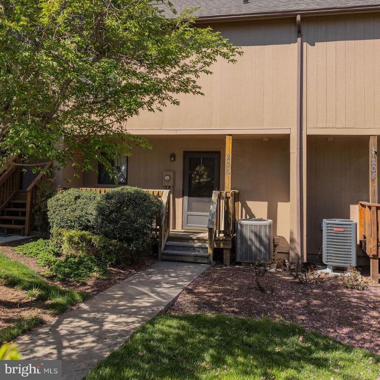 206 FISHHOOK LANE, Hedgesville, WV 25427