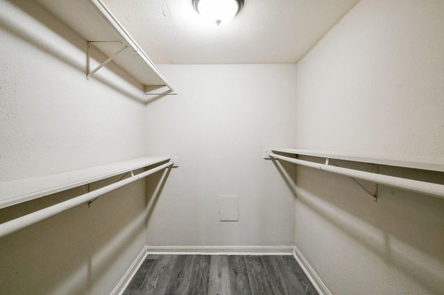 9700 Leawood Boulevard 311, Houston, TX 77099