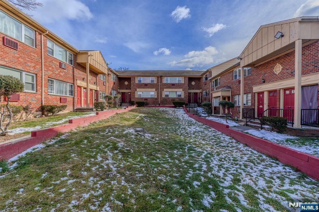 916 Stuyvesant Avenue 2, Irvington, NJ 07111