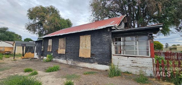 267 SW 6th St, Ontario, OR 97914