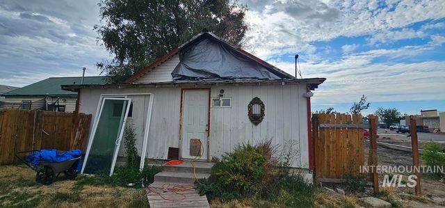 267 SW 6th St, Ontario, OR 97914