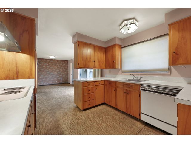 526 ARCHIE St, Eugene, OR 97402