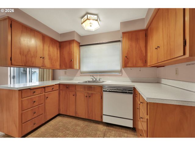 526 ARCHIE St, Eugene, OR 97402